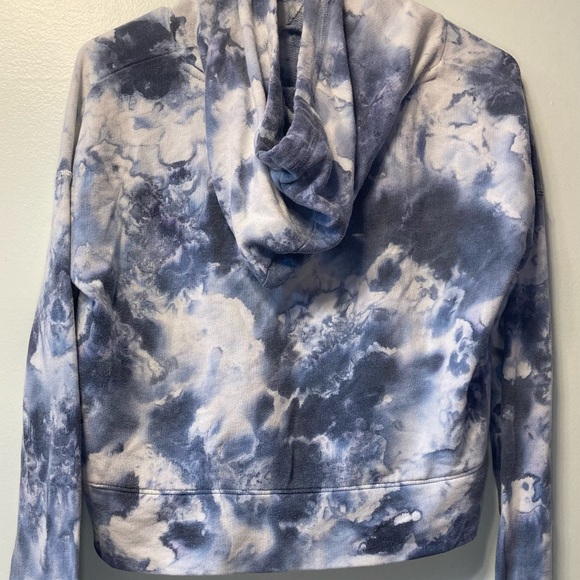 Blue and white tie dye cropped sweatshirt - Picture 2 of 4